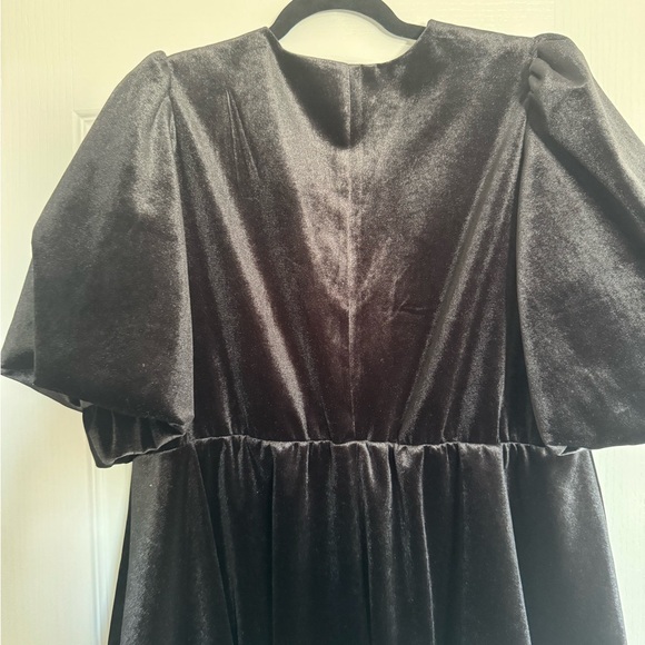 Eloquii NWOT Black velvet V neck Puff Sleeve Mini Dress - Picture 5 of 6